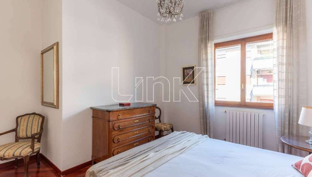 Appartamento in vendita via Comano,Roma