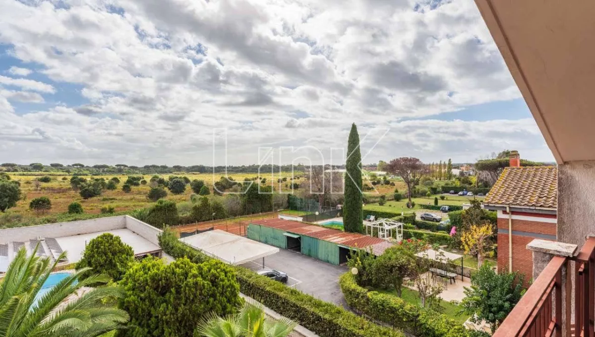 Villa quadrifamiliare in vendita in via Aristofane, Roma