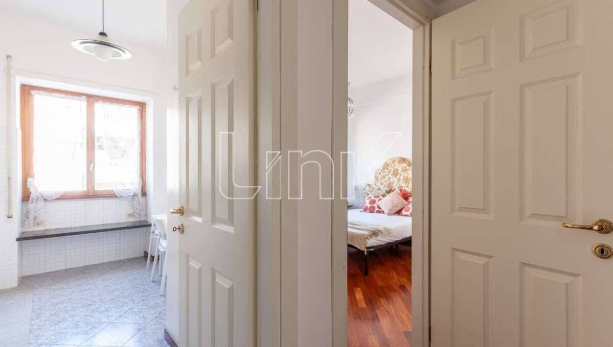 Appartamento in vendita via Comano,Roma