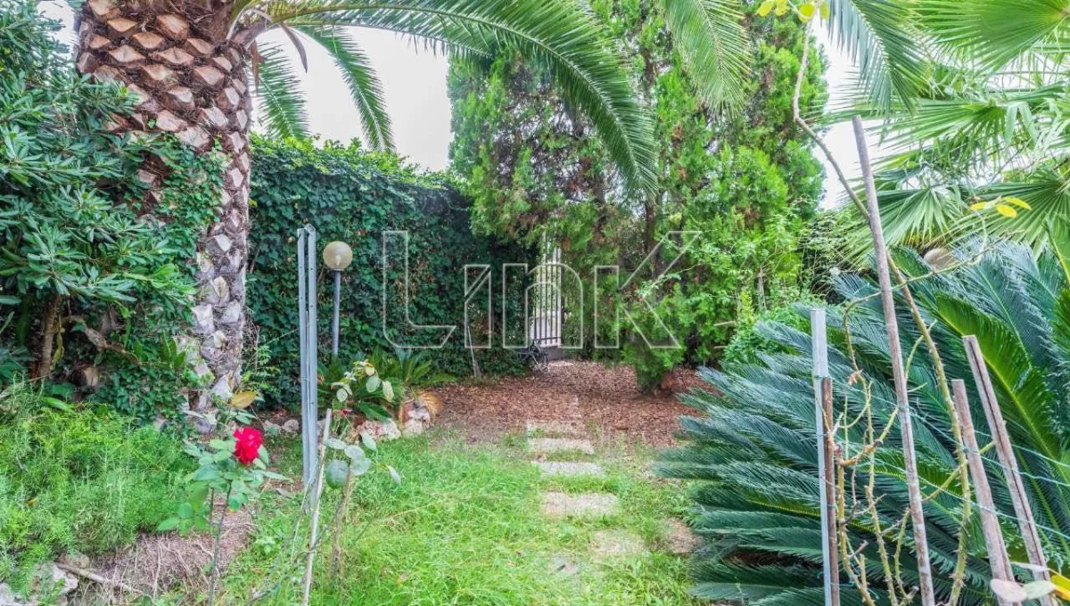 Villa quadrifamiliare in vendita in via Aristofane, Roma