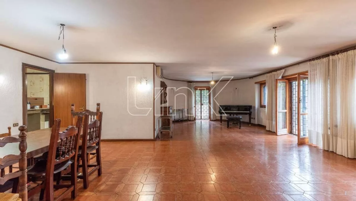 Villa quadrifamiliare in vendita in via Aristofane, Roma