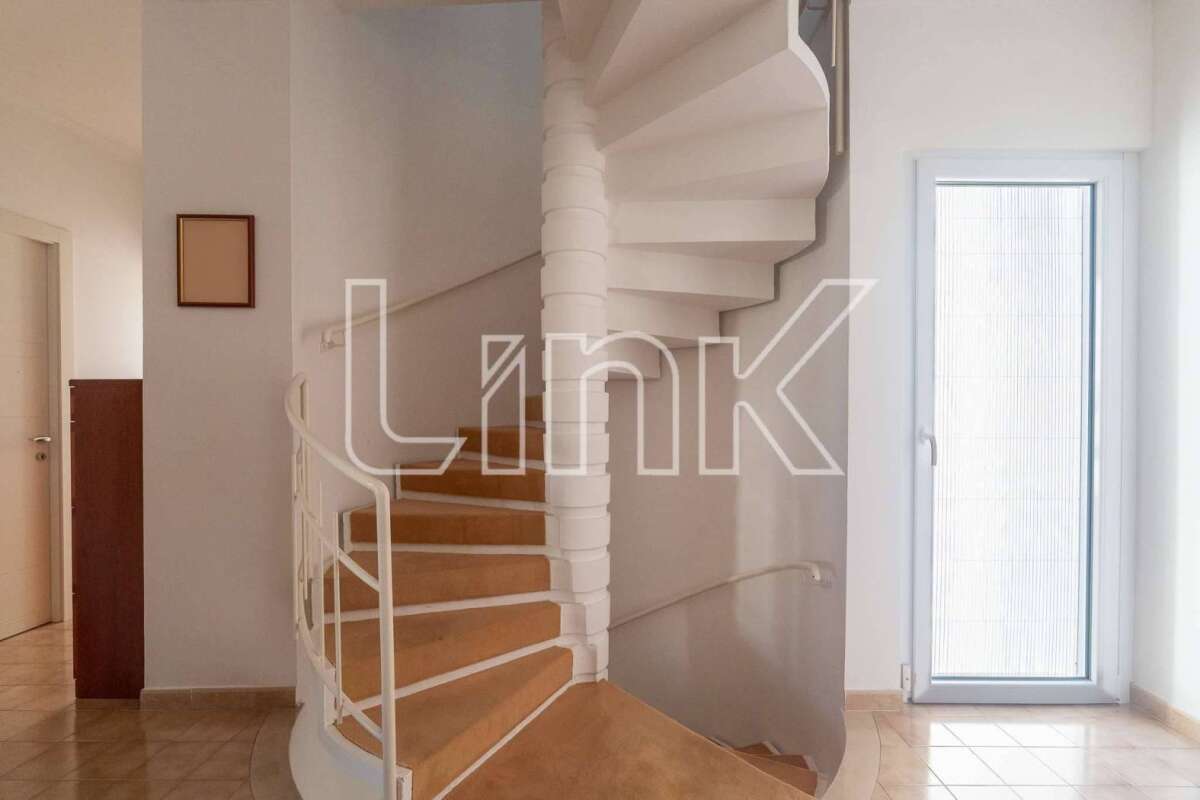 Villa in vendita via Luson, Roma