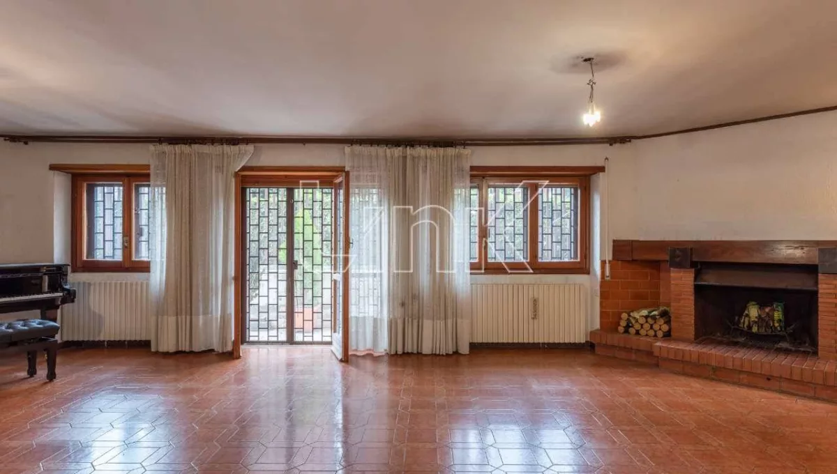 Villa quadrifamiliare in vendita in via Aristofane, Roma