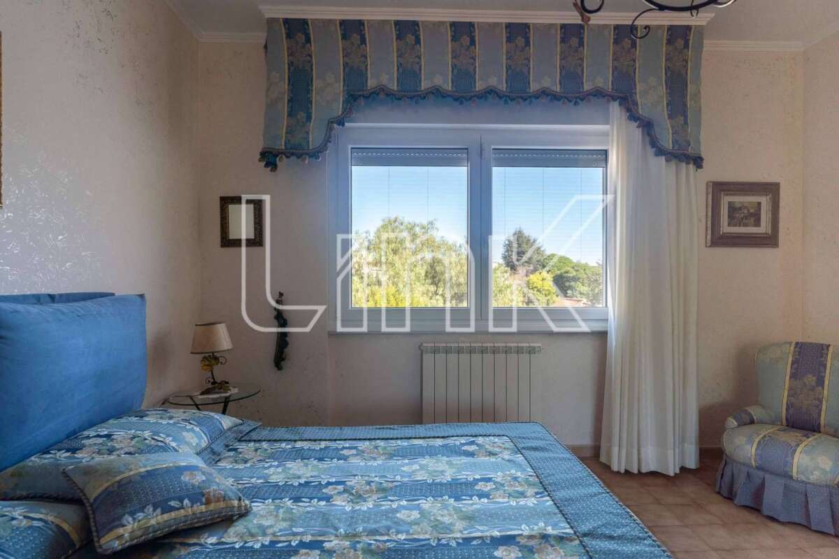 Villa in vendita via Luson, Roma