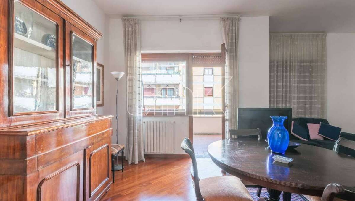 Appartamento in vendita via Comano,Roma