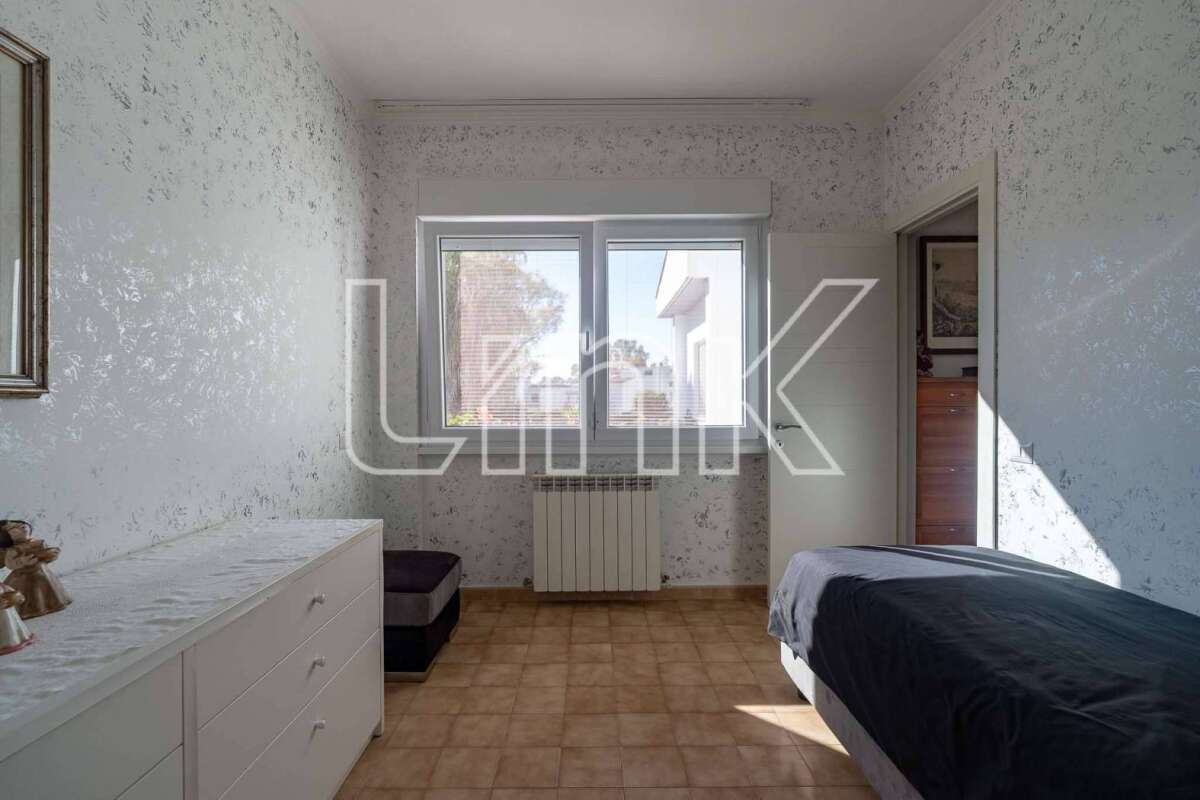 Villa in vendita via Luson, Roma