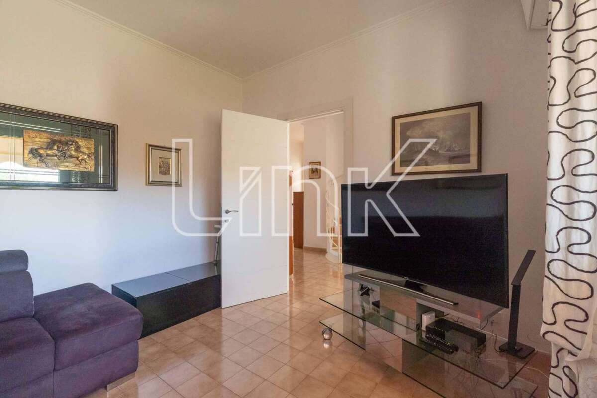 Villa in vendita via Luson, Roma