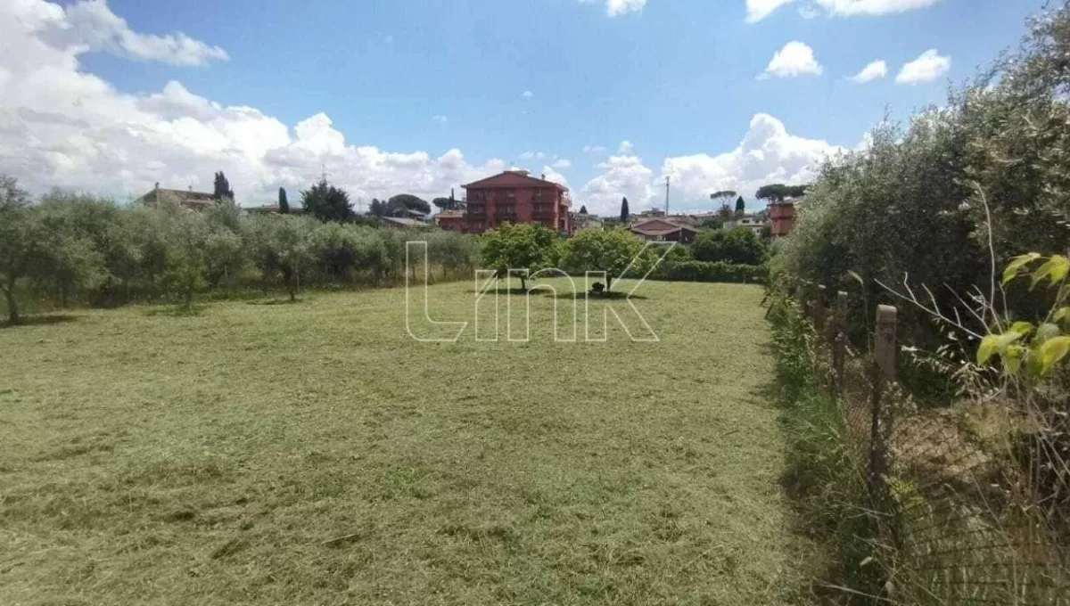 Terreno edificabile in vendita via Oratino, Roma