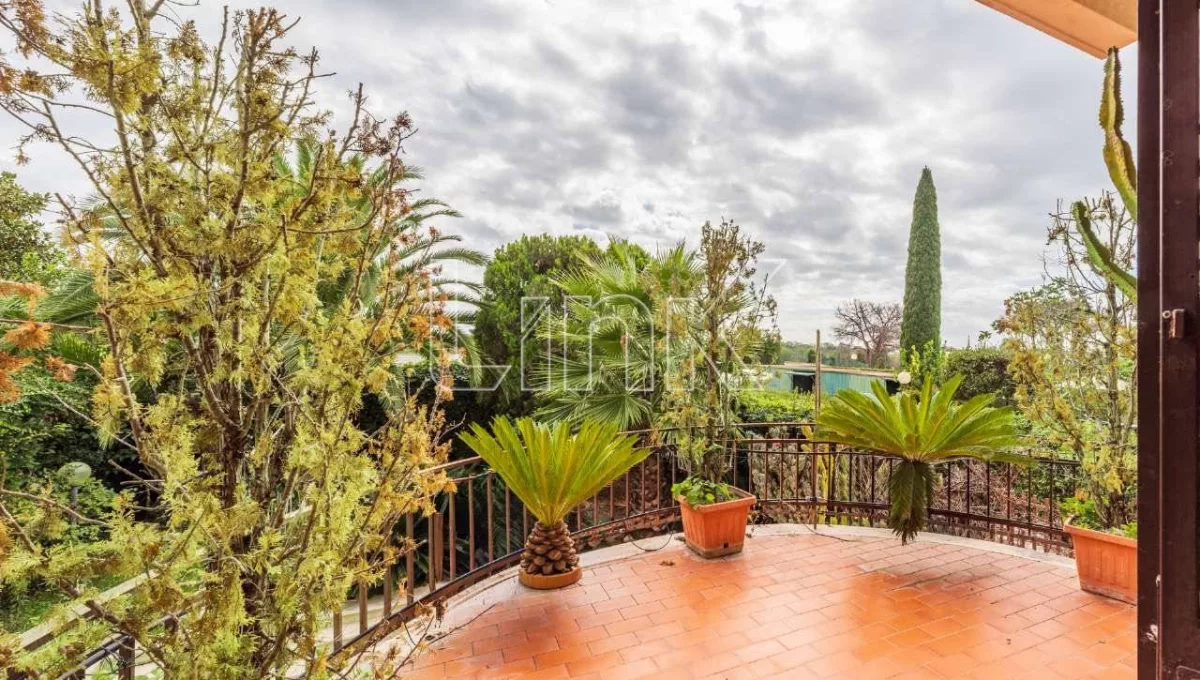 Villa quadrifamiliare in vendita in via Aristofane, Roma