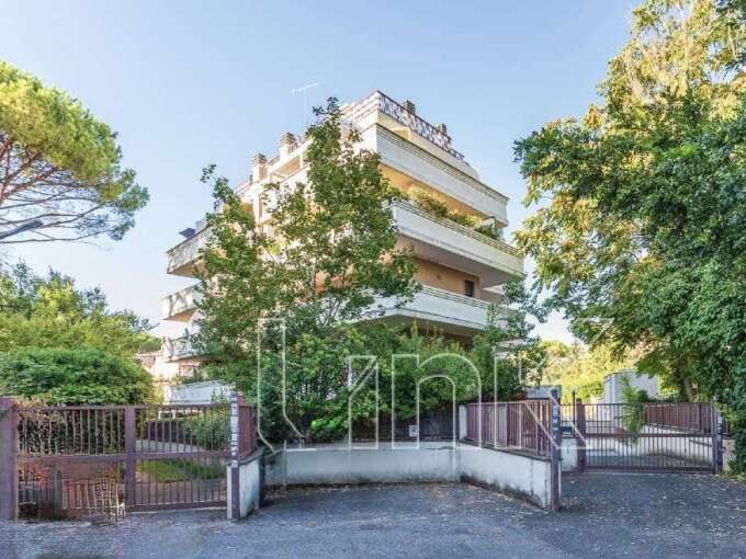 Appartamento in vendita via dei Faggella, Roma
